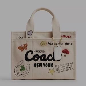 Cargo Tote Bag 26 With Sketch Print